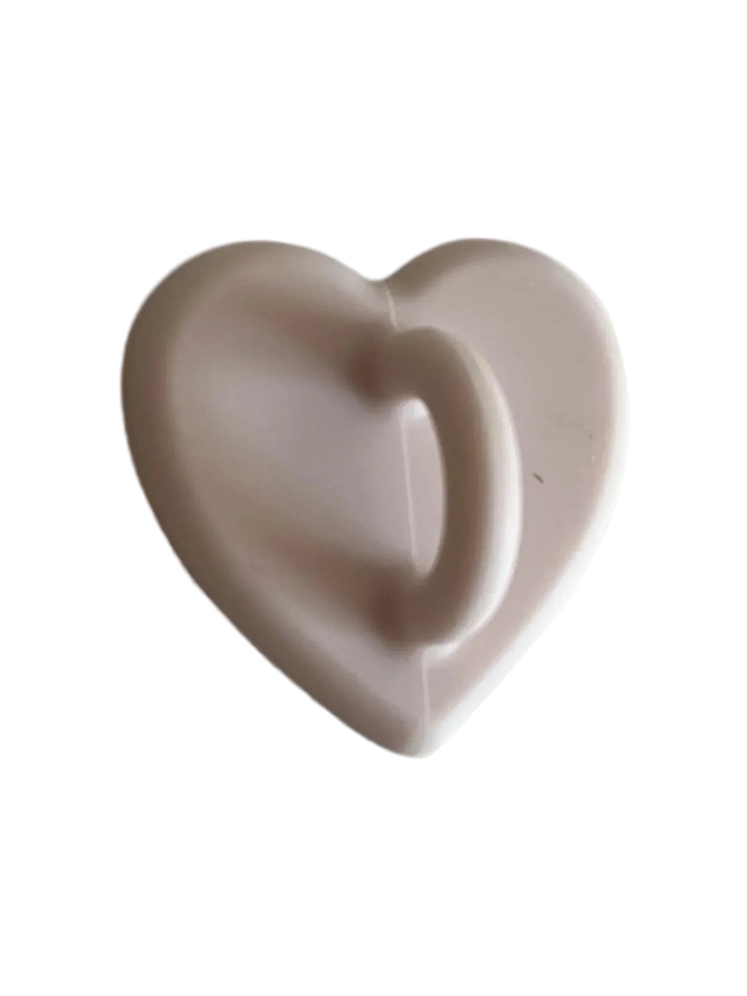 Heart-shaped ceramic soap dish with smooth matte finish, ideal for bathroom or kitchen countertop decor